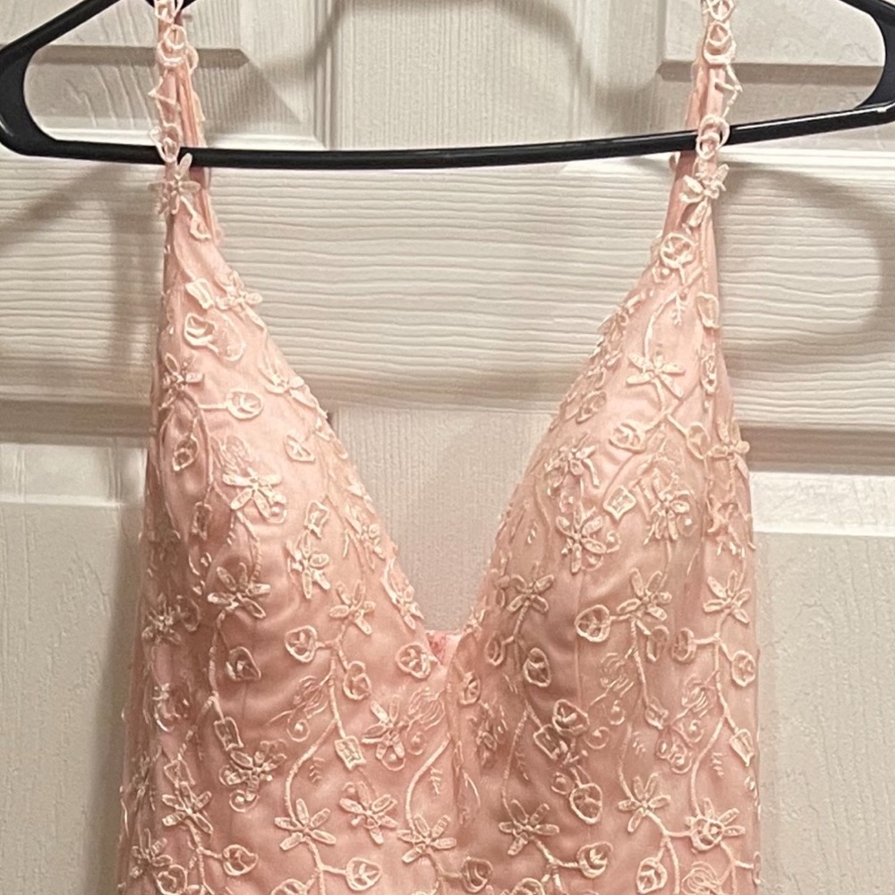 Elegant Pink Floral Lace Dress